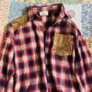 Cute Southern style button-up❤️💛